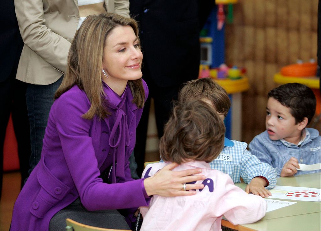 La entonces princesa de Asturias en una visita al colegio La Gesta