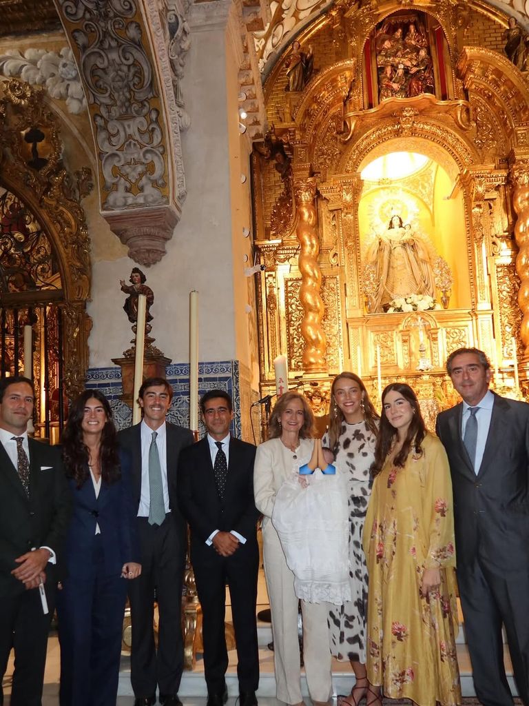 Alberto Herrera y Blanca Llandres celebran el bautizo de su hijo