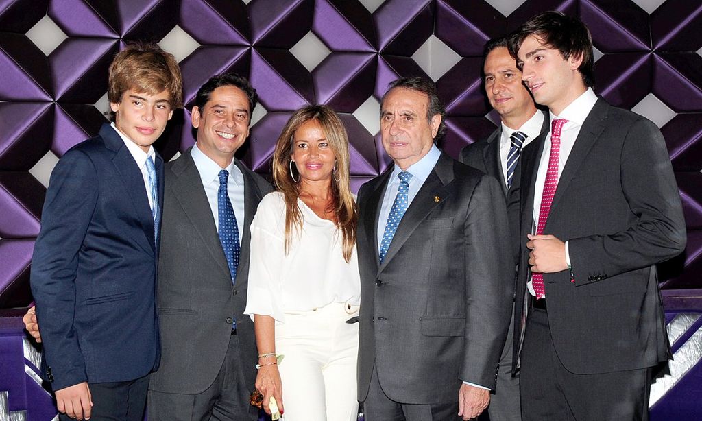 Pedro Trapote junto a su familia