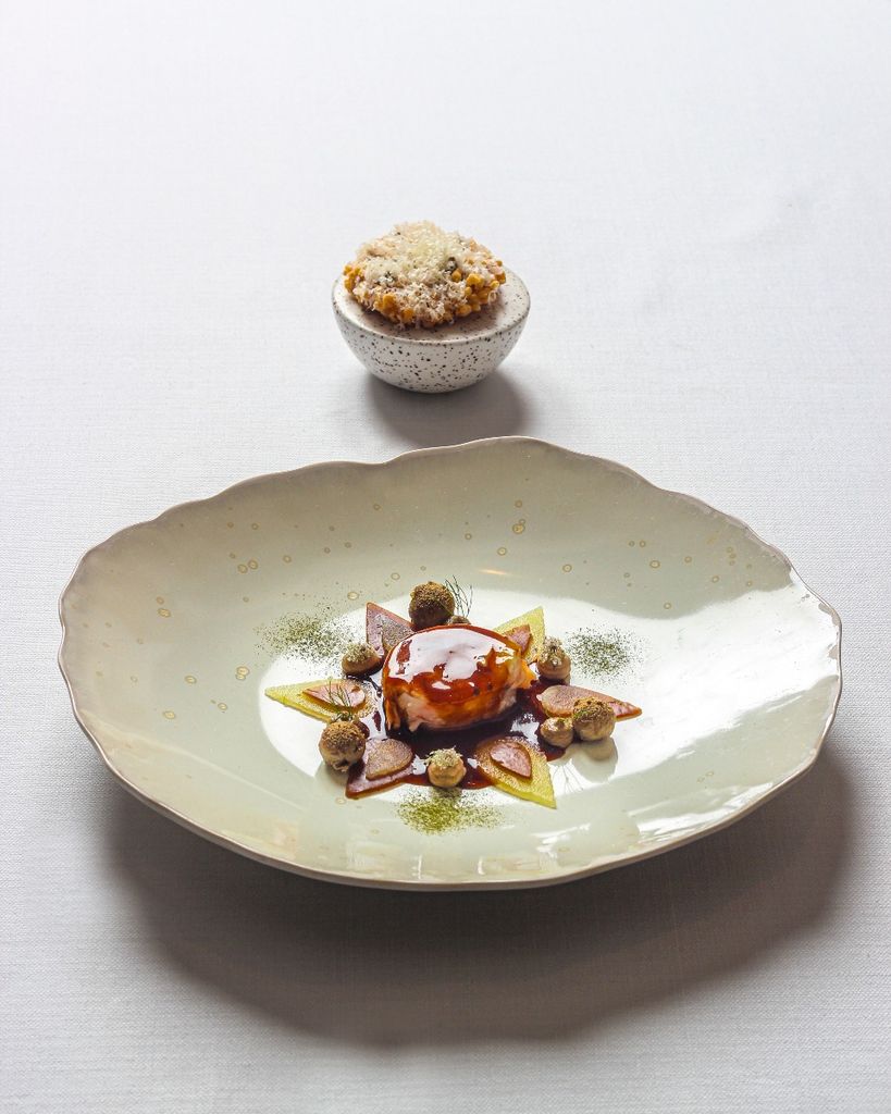 Plato de mar y montaña de Andreu Genestra con cigala real y perdiz.