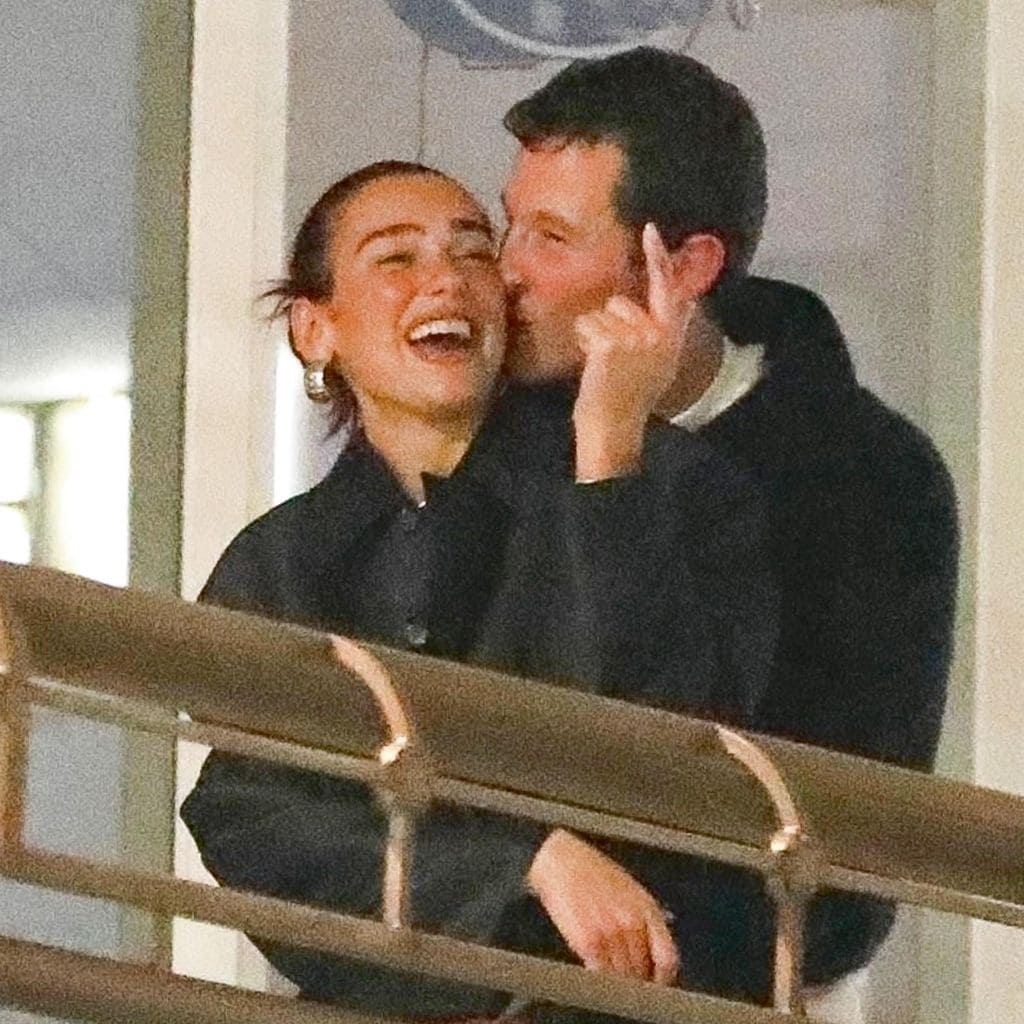 Hola 4148. Dua Lipa y Callum Turner.