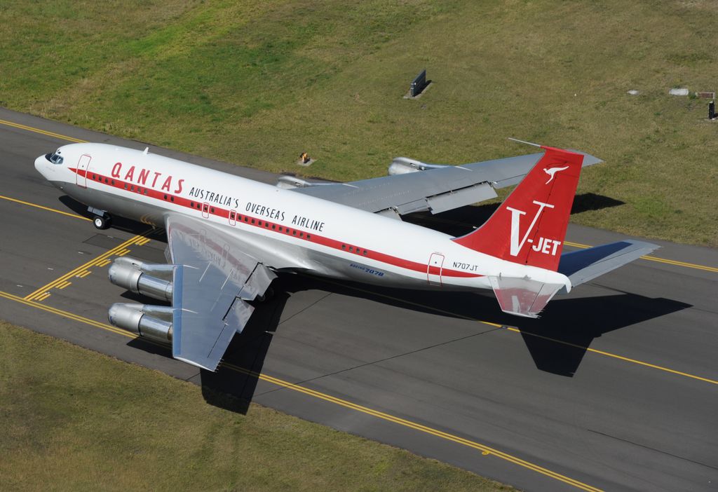 Antes de convertirse en el avión privado de John Travolta, este Boeing 707 formó parte de la flota de Qantas y ayudó a inaugurar la era de los vuelos comerciales a reacción