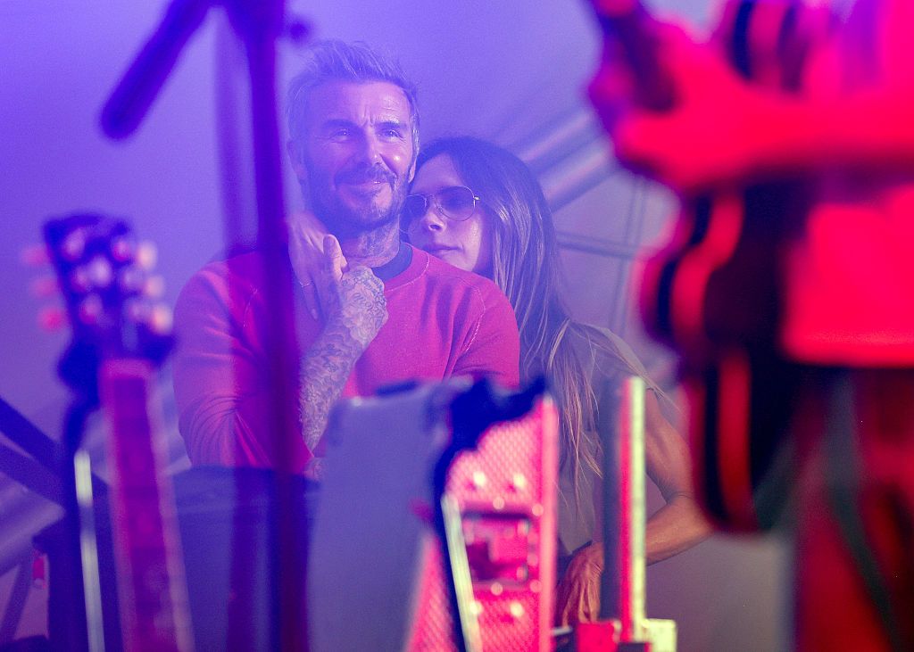 David y Victoria Beckham apoyan a su hijo Cruz en su carrera musical