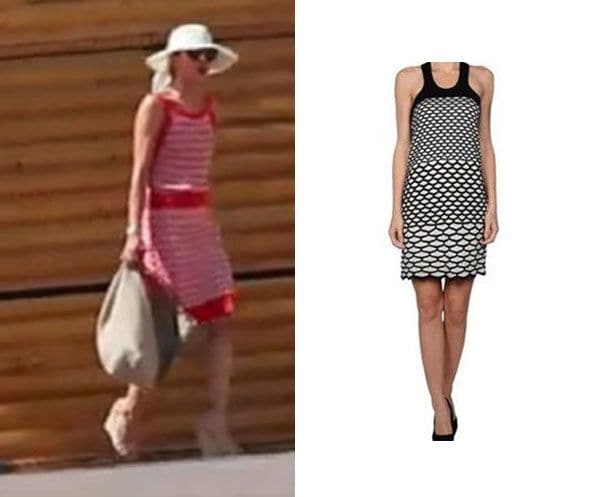 Carlota Casiraghi se decantó también por los colores blanco y rojo para su vestido durante la ceremonia, un modelo corto y entallado con franjas rojas gruesas en la cintura que quizá podría estar firmado por Missoni o M Missoni
