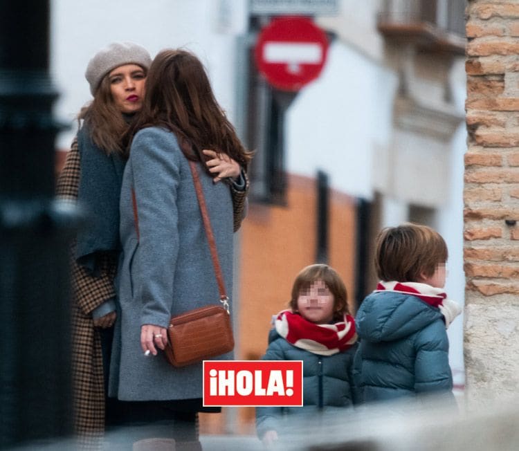 EXCLUSIVA: Sara Carbonero y sus hijos disfrutan de las navidades en Corral de Almaguer