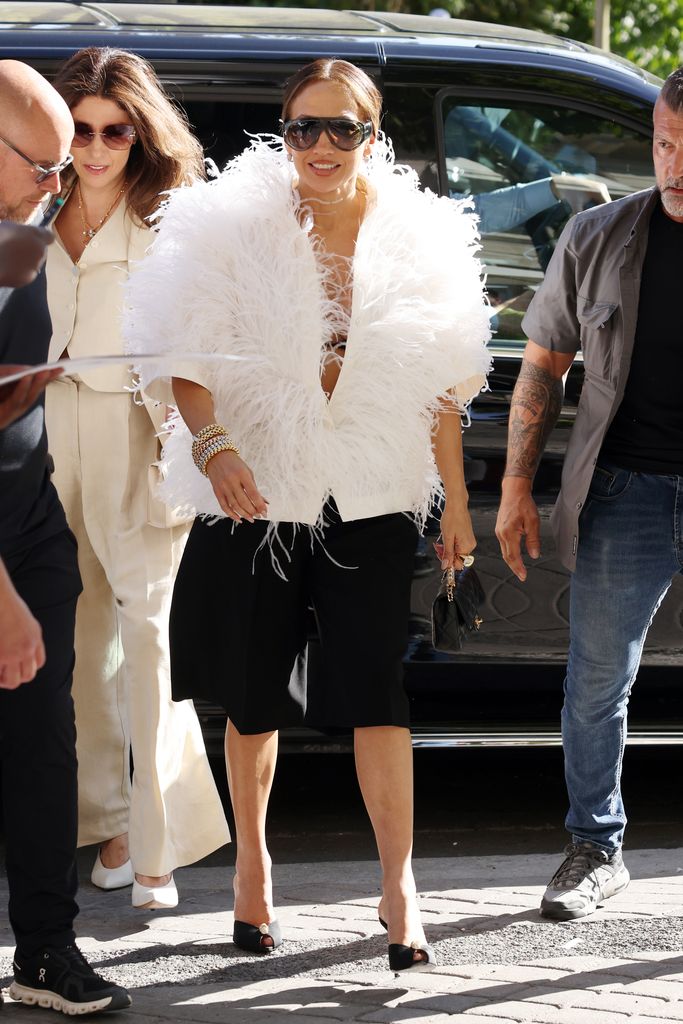 Jennifer Lopez brilla en una cena en la Alta Costura de París