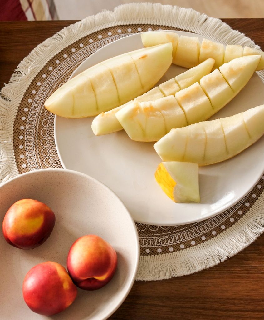 Nectarinas y melón, dos frutas puramente estivales.