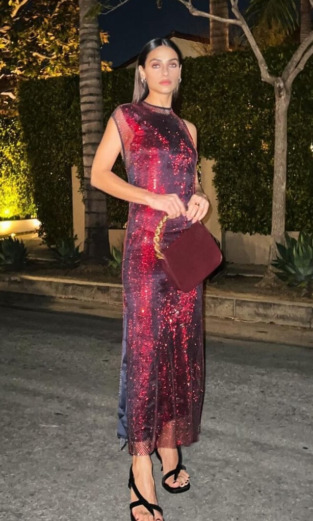 renata notni look rojo