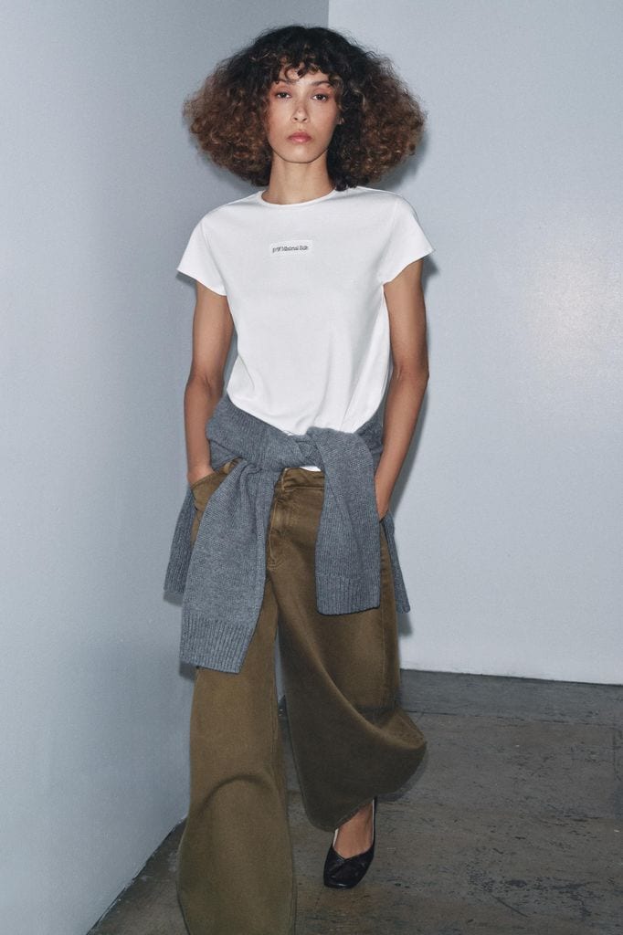 Camiseta letras Zara 2025
