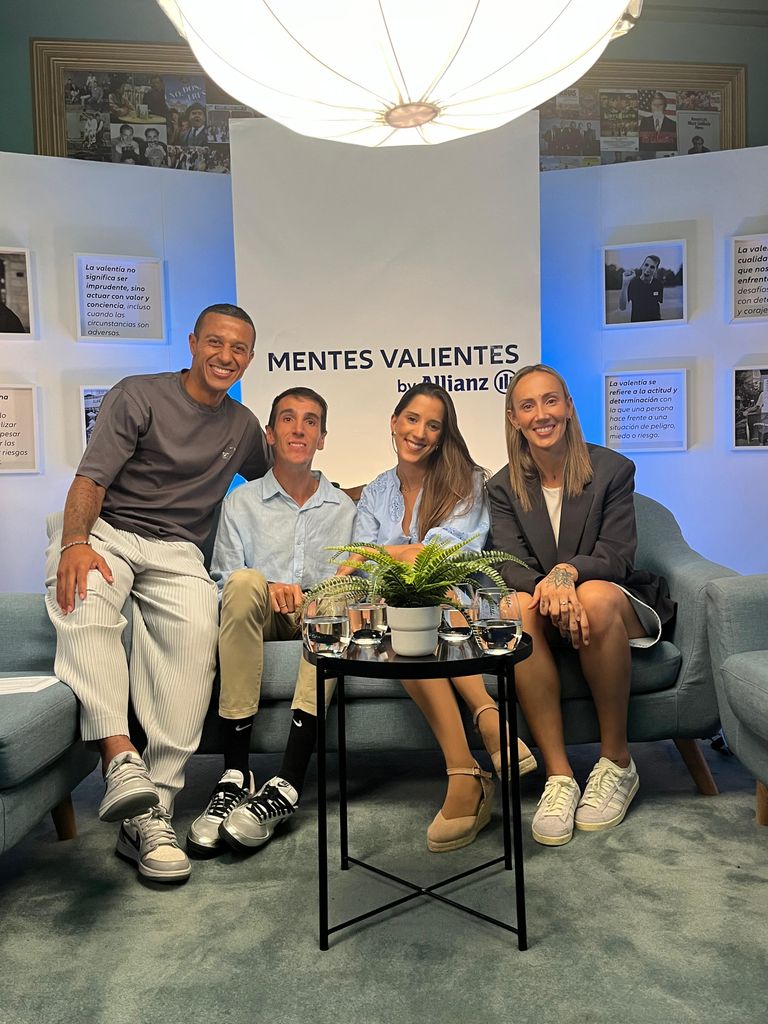 Álex Roca y Mari Carmen Maza con su vídeopodcast Mentes valientes