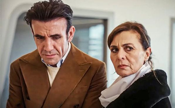 Nevra ejerce una gran influencia sobre su hijo Timur
