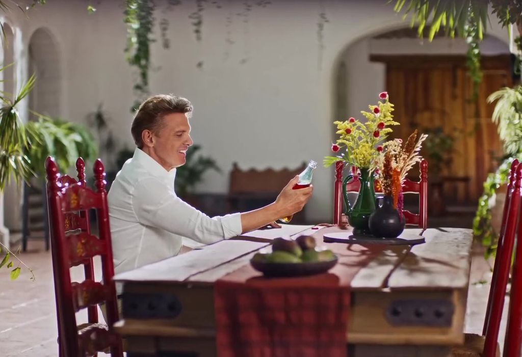 Luis Miguel reafirmó su amor hacia México en su nueva campaña comercial.