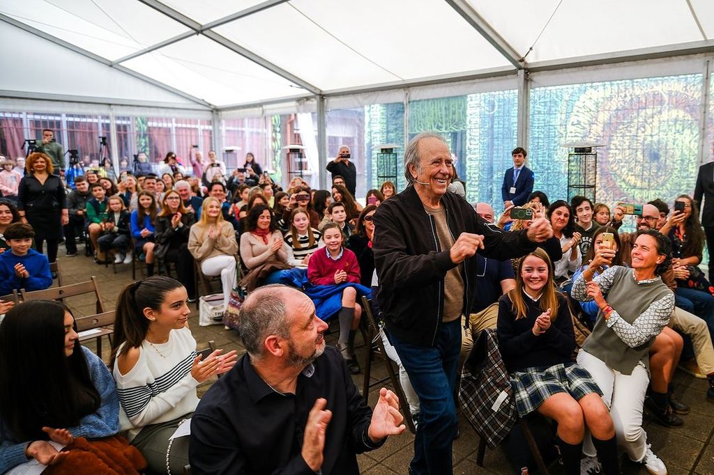 Joan Manuel Serrat en su recibimiento a los Premios Princesa de Asturias