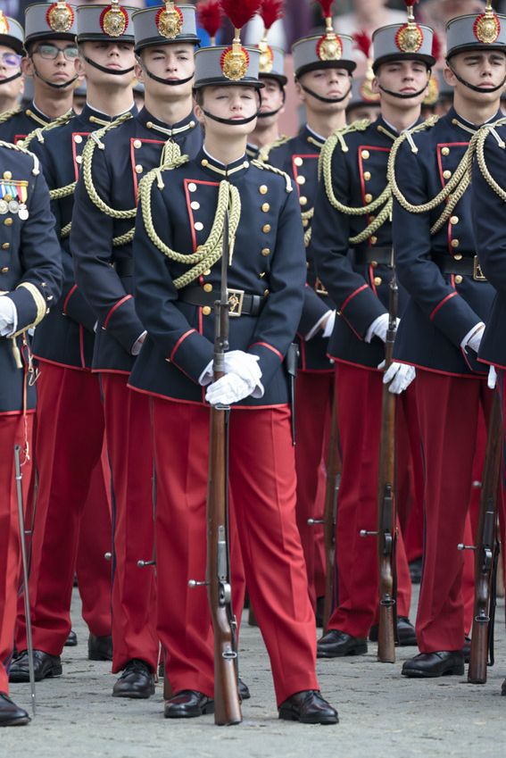 El simbólico vestido de la reina Letizia en la jura de bandera de la princesa Leonor en Zaragoza