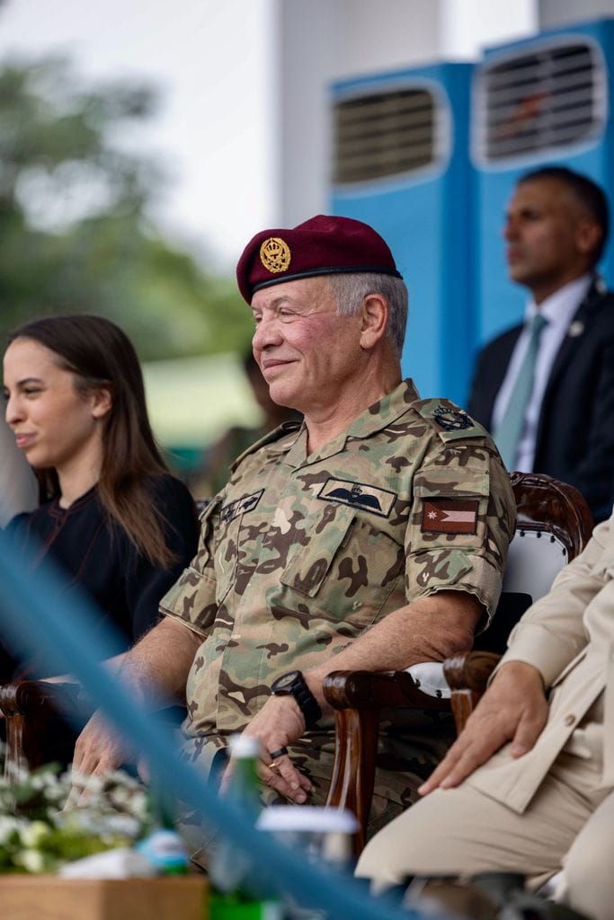 La princesa Salma de Jordania junto a su padre, el rey Abdalá
