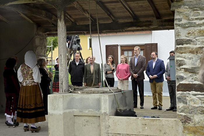 Los Reyes y Leonor en el Pueblo Ejemplar