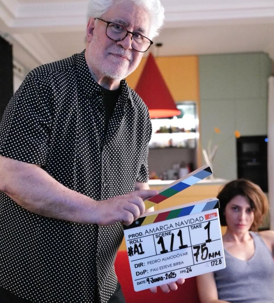 La actriz Barbara Lennie con Pedró Almodóvar