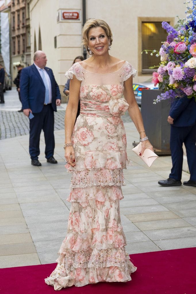 Esta silueta es una pieza original de Valentino Haute Couture.