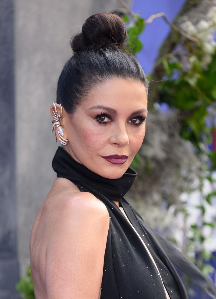 Catherine Zeta-Jones en el estreno de 'Miércoles 2' en Londres el 30 de julio de 2025