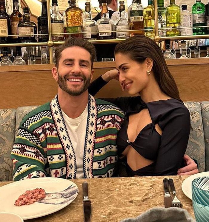 Hiba Abouk y Pelayo Díaz 