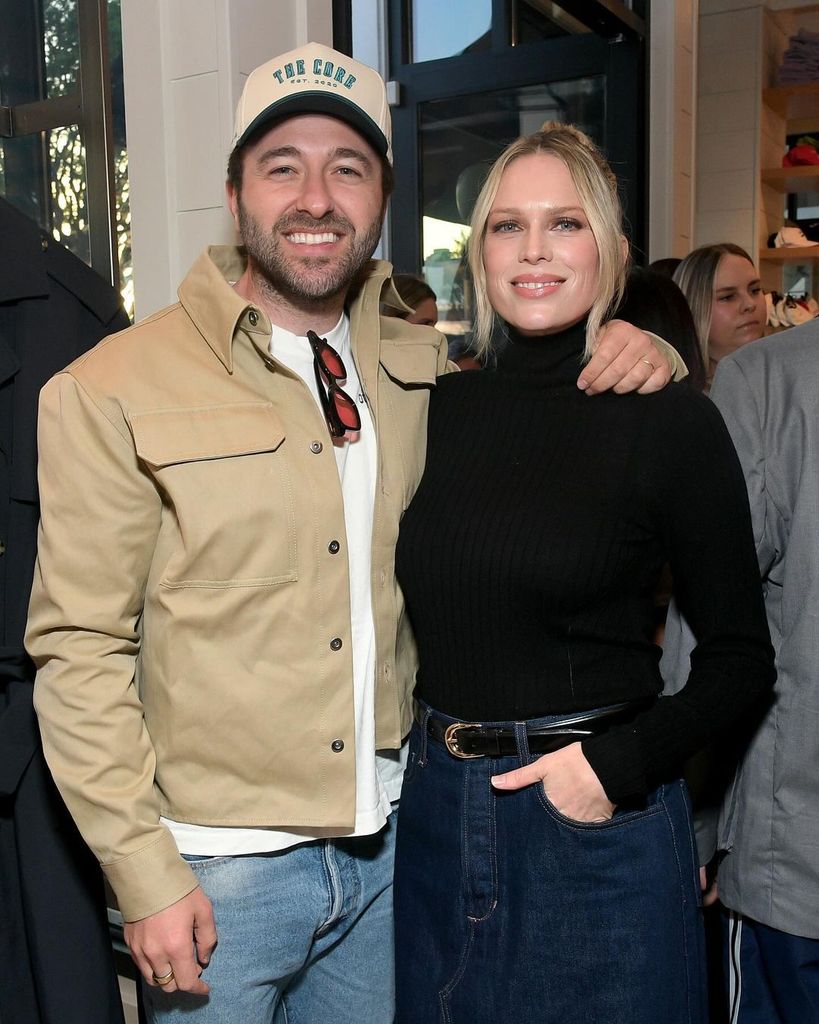 Erin Foster y su marido Simon Tikhman