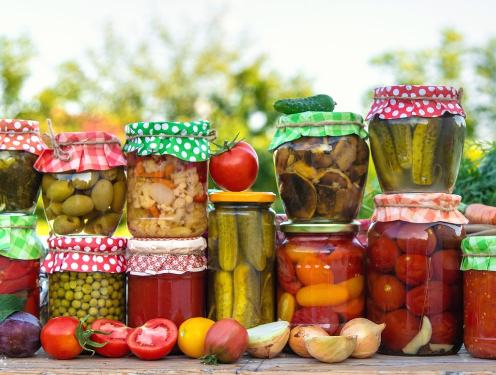 Tener siempre a mano en la despensa conservas de verduras y legumbres, más que recomendable.