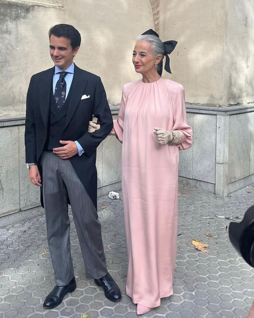 Vestido de madrina rosa de Cuqui Castellanos