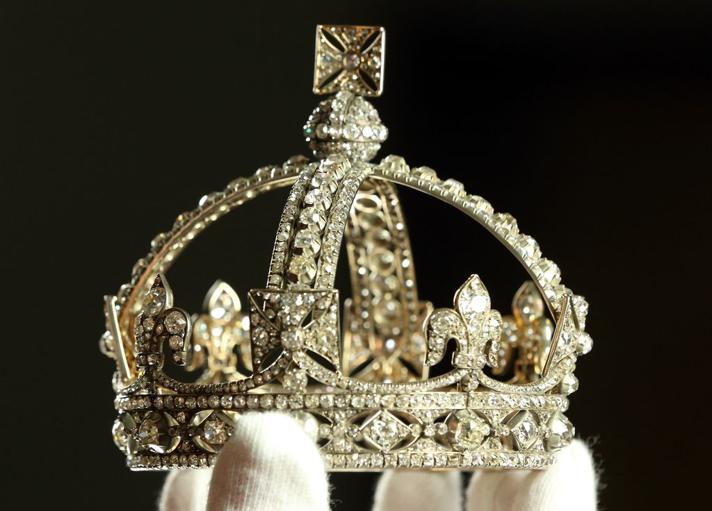 La pequeña corona de diamantes conocida como la favorita de la reina Victoria