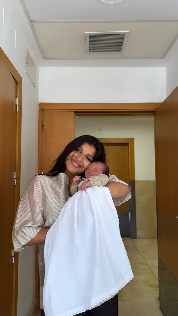 La madre primeriza publicaba esta imagen instantes antes de abandonar el hospital
