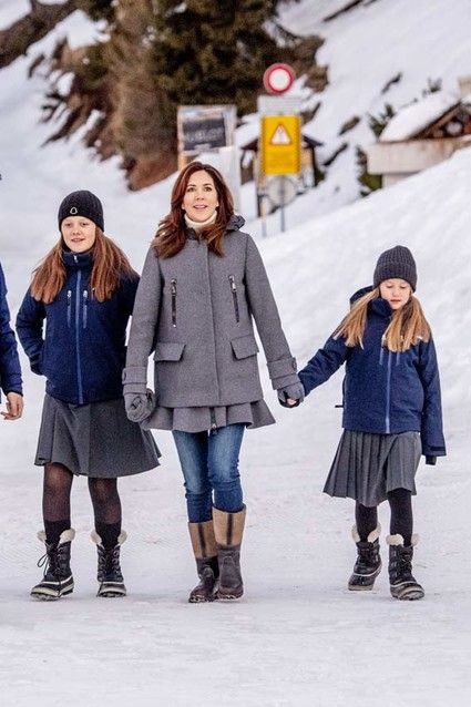 Mary de Dinamarca con sus hijas
