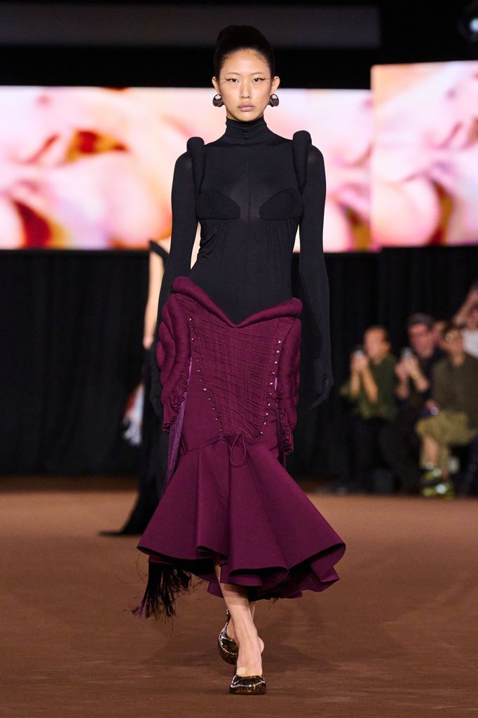 Paris Fashion Week: desfile de Mugler (Primavera/Verano 2027)