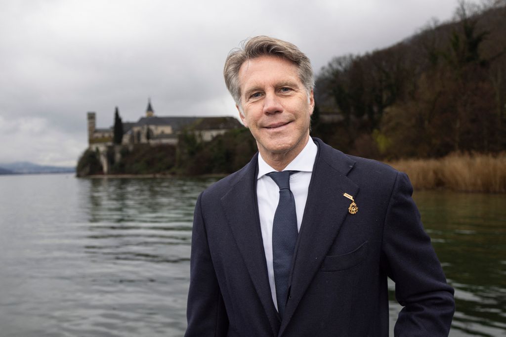 Manuel Filiberto de Saboya en la misa en memoria de sus abuelos en la Abadía Hautecombe