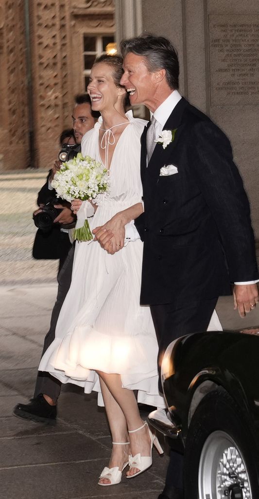 La pareja se ha dado el 'sí, quiero' tras 25 años juntos y tres hijos en común
