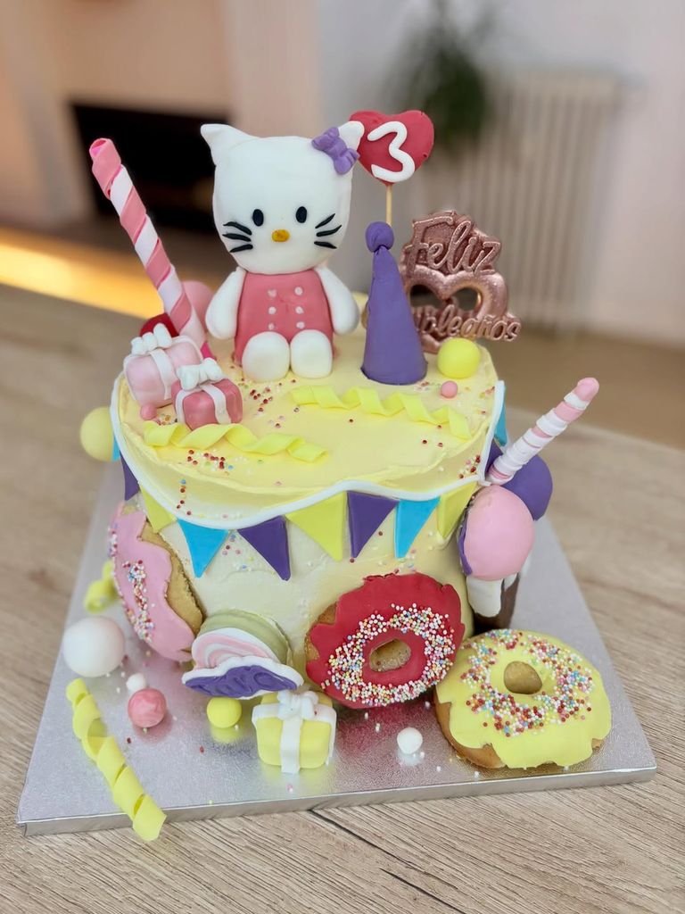 La tarta personalizada para el cumpleaños de Jara