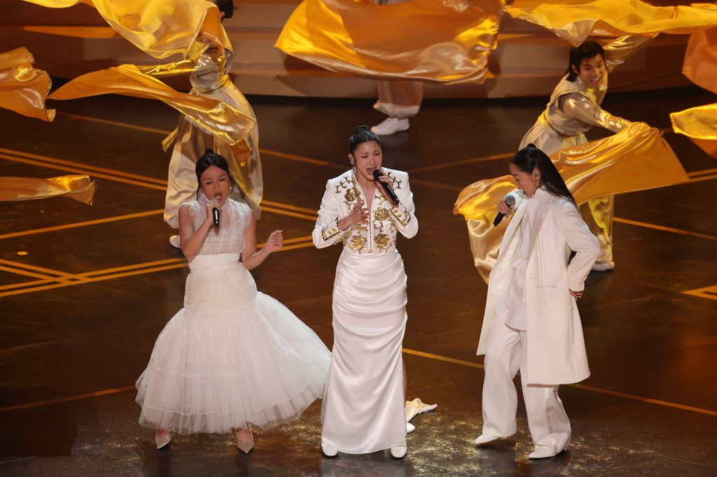 Rei Ami, EJAE y Audrey Nuna interpretan 'Golden' en los Oscar