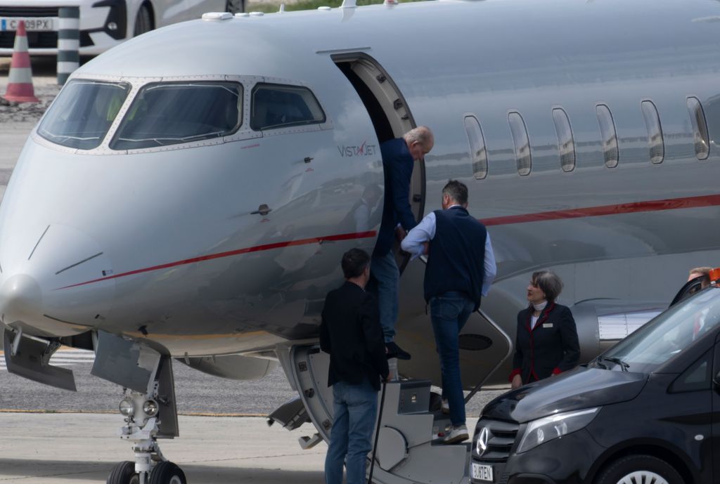 El rey Juan Carlos aterriza en Cascais