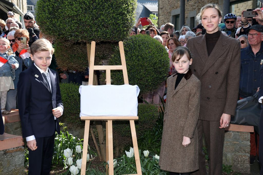 La princesa Charlene y su hija Gabriella se visten a juego con prendas de Ralph Lauren