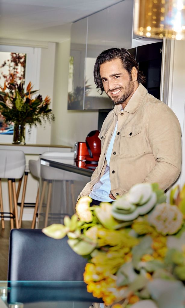 David Bustamante HOLA 4006