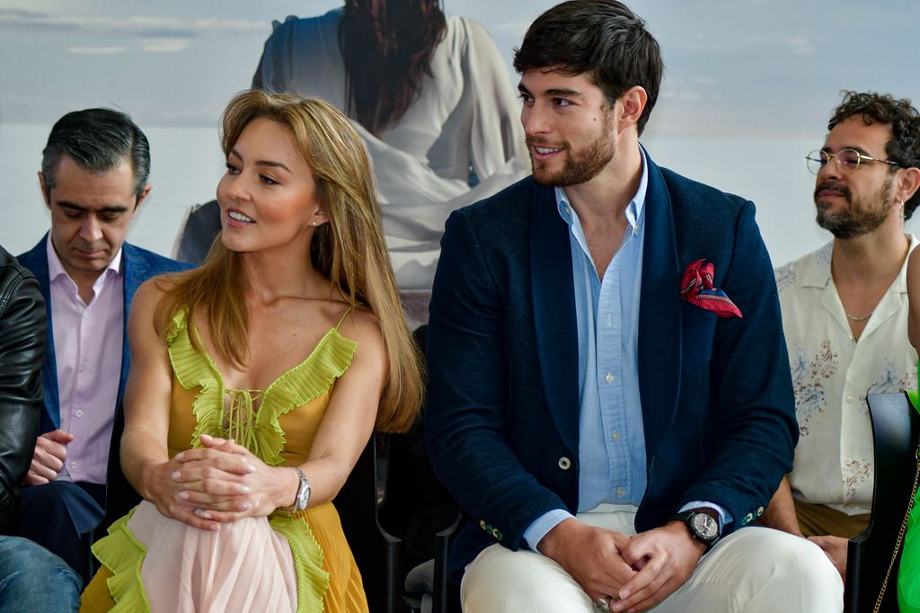 Angelique Boyer y Danilo Carrera en la presentación de "El Amor Invencible".