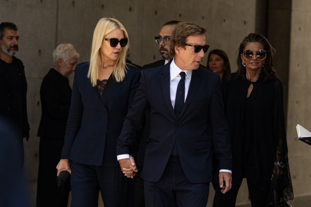 Valeria Mazza y su marido Alejandro Gravier llegan a la capilla ardiente de Giorgio Armani
