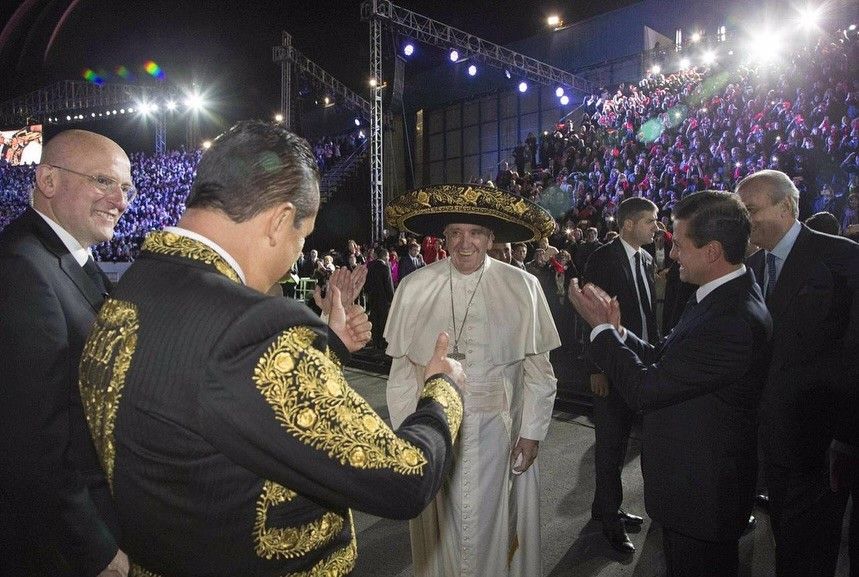 Con este especial recuerdo del Papa, Enrique Peña Nieto honró la memoria del Sumo Pontífice.
