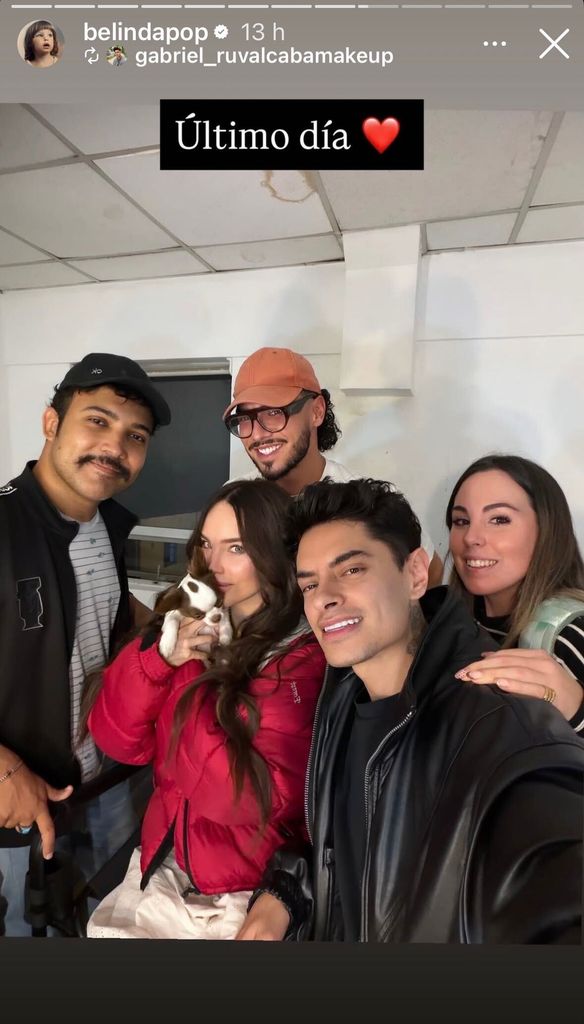 Belinda con su equipo, quien la ayudaba a sus caracterizaciones.