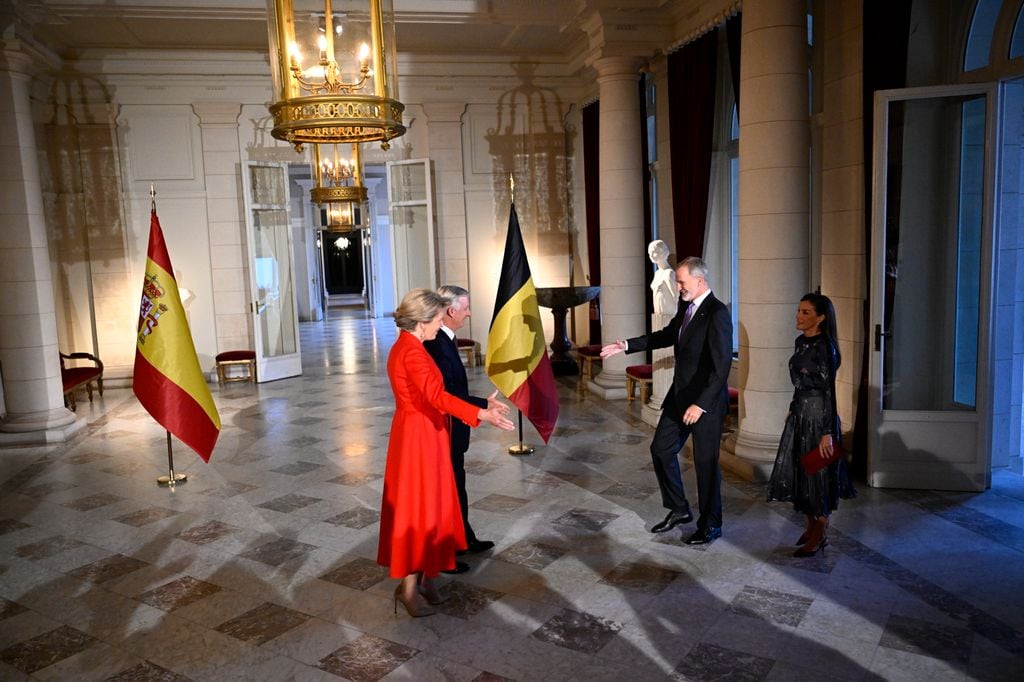 Los reyes Felipe y Letizia, recibidos por Felipe y Matilde de Bélgica en el Palacio Real de Bruselas