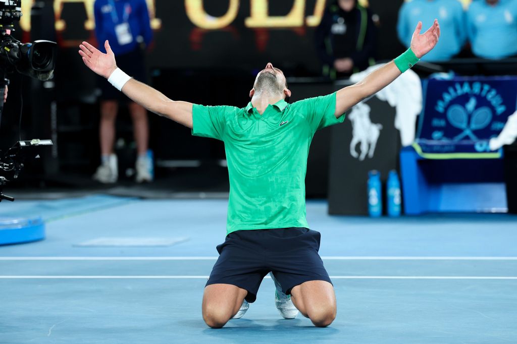 Novak Djokovic celebrando su pase a la final
