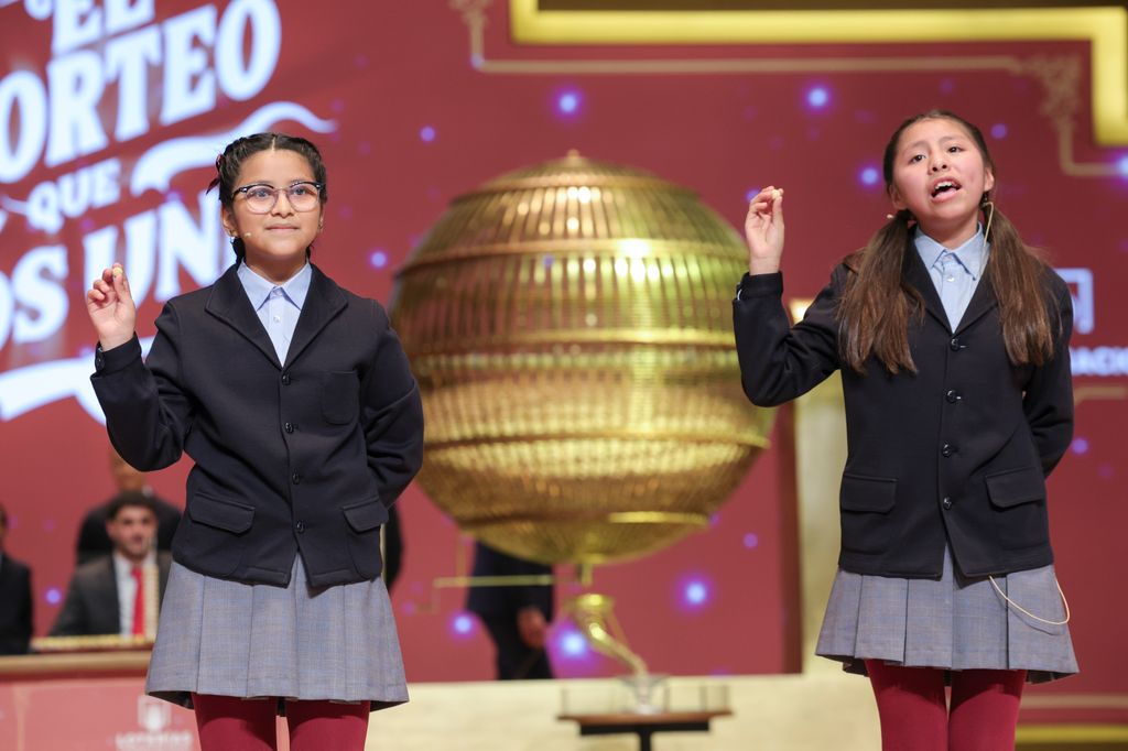 El Gordo de la Lotería de Navidad está dotado con 400.000 euros por décimo, de los que Hacienda retiene automáticamente 72.000 euros al superar el límite exento de 40.000 euros