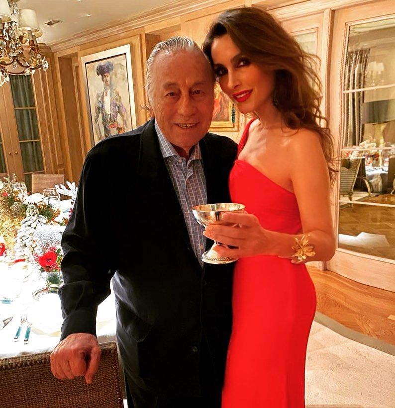 Paloma Cuevas con su padre, Victoriano Valencia