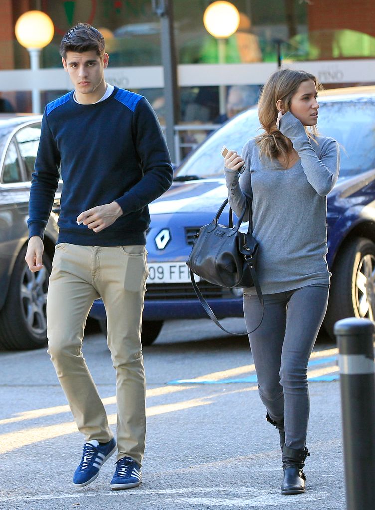 EL FUTBOLISTA ALVARO MORATA Y SU NOVIA MARIA POMBO POR LAS CALLES DE MADRID  05/03/2014  MADRID