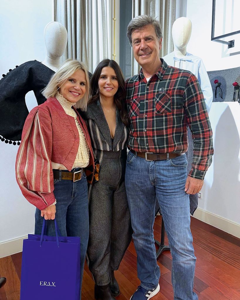Eugenia Martínez de Irujo con su hija, Tana, y su hermano, Cayetano