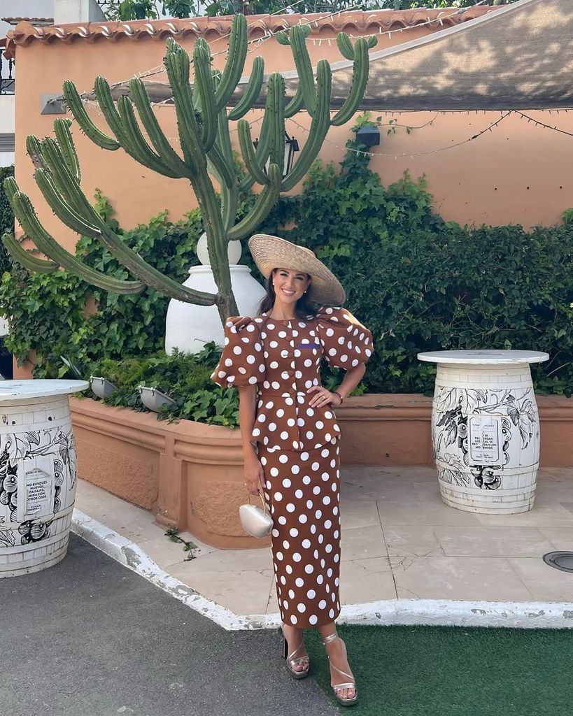 Look invitada anónima