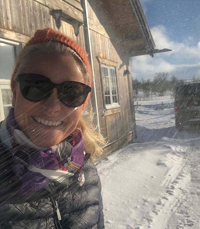 Mette-Marit y Haakon de Noruega, muestran su lado más romántico en su escapada a la nieve
